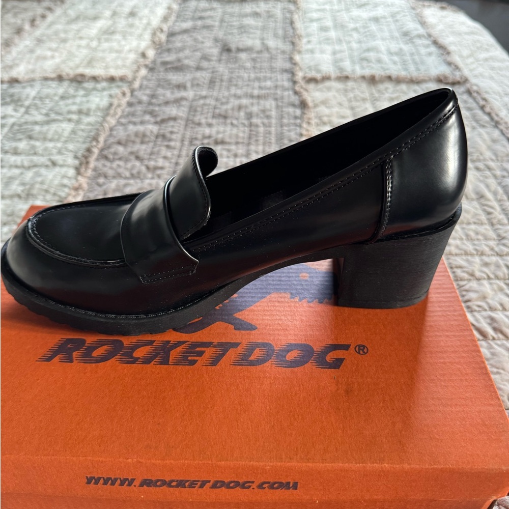 Rocket Dog Women's Black Heeled Loafers